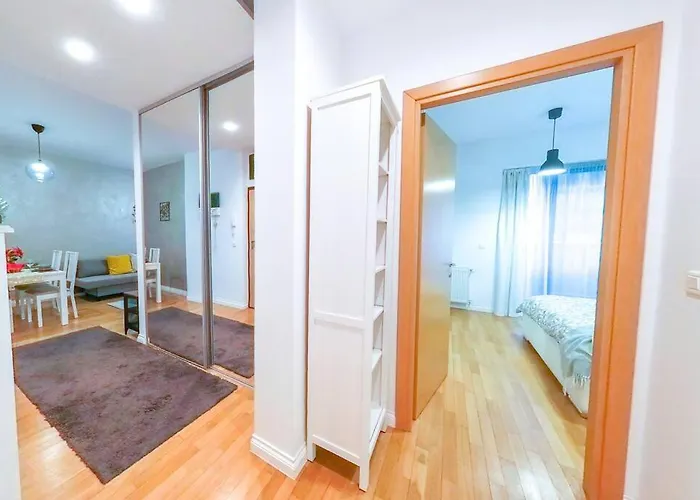 Old Town Spacious Apartman Bukarest